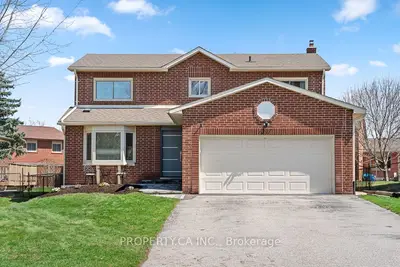 217 Hampton Court, Newmarket, On L3y 6j5