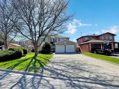 426 Herridge Circle, Newmarket, On L3y 7h6