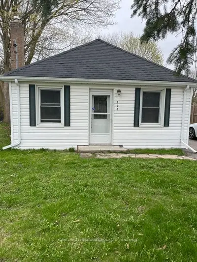 105 Paris Street, New Tecumseth, On L9r 1e4