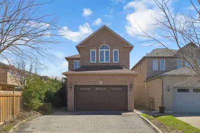 29 Woodhaven Crescent, Richmond Hill, On L4e 3t1