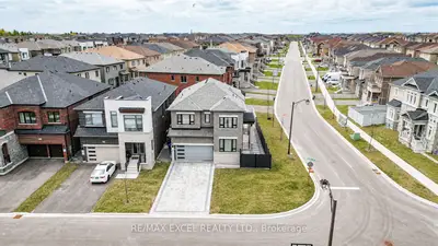 231 Fallharvest Way, Whitchurch-stouffville, On L4a 5c2