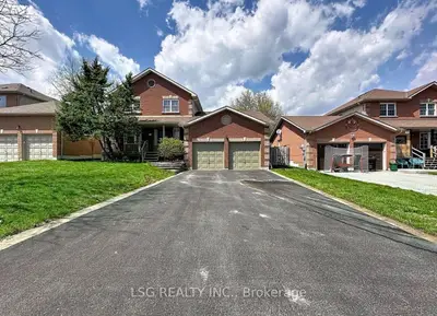 34 South Balsam Street, Uxbridge, On L9p 1v2