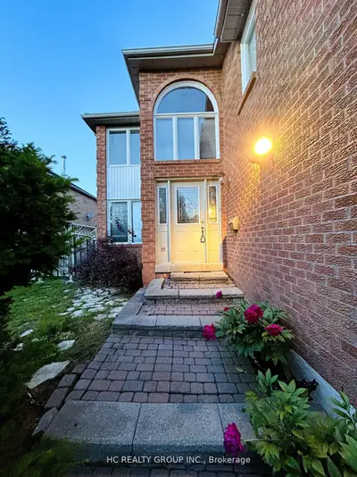33 Westmoreland Court, Markham, On L3r 8l9