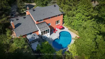 194 Glenada Court, Richmond Hill, On L4c 5m7