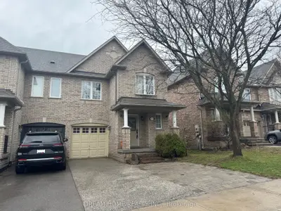 222 Coleridge Drive, Newmarket, On L3x 2t4