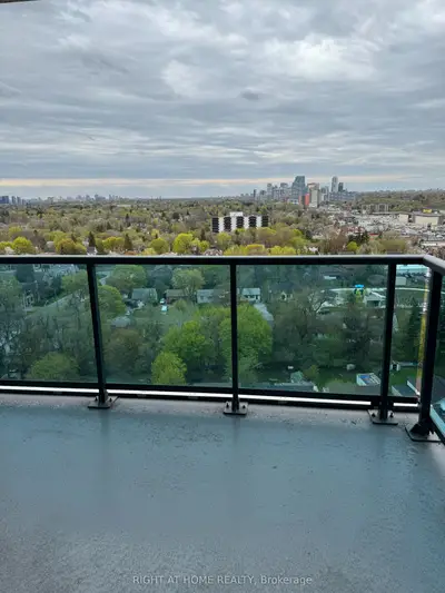 7167 Yonge Street Ph1-106, Markham, On L3t 0e1