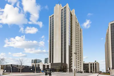9075 Jane Street 210, Vaughan, On L4k 0l7