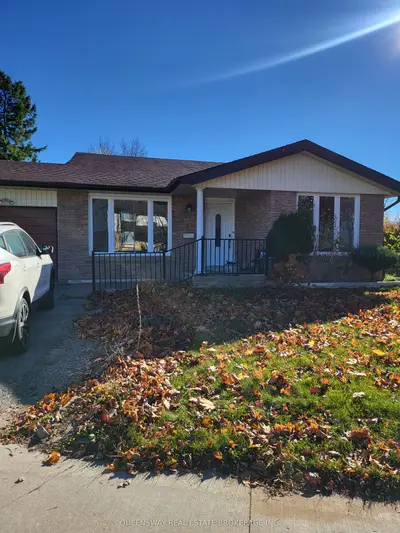 36 Cambridge Crescent Main, Bradford West Gwillimbury, On L3z 1c9