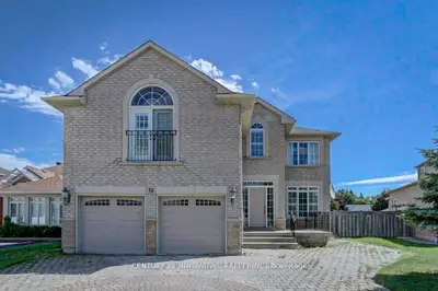 19 Brookgreene Crescent, Richmond Hill, On L4c 0m1