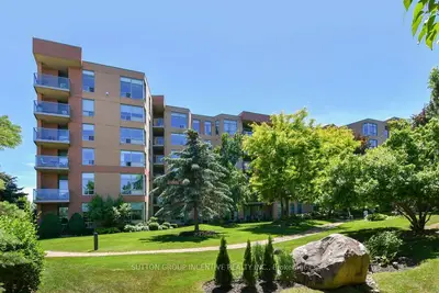 4 Briar Hill Heights 502, New Tecumseth, On L9r 1z7
