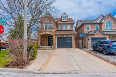 68 Goyo Gate, Vaughan, On L6a 3t3