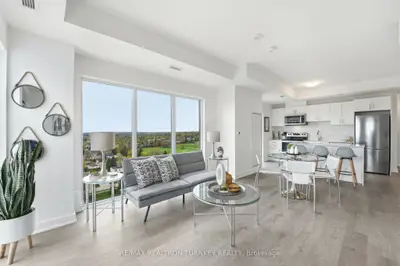 705 Davis Drive 1303, Newmarket, On L3y 0j1