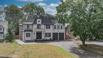 7 Trumpour Court, Markham, On L3r 2l4