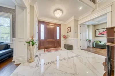 7 Trumpour Court, Markham, On L3r 2l4