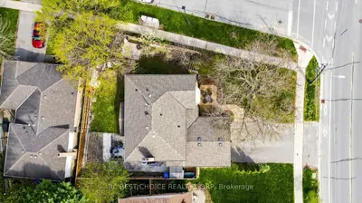 515 London Road, Newmarket, On L3y 6e4