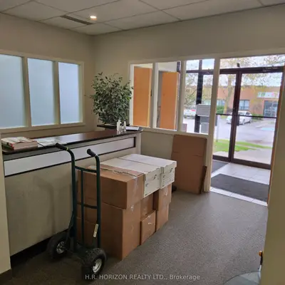 155 Edward Street Unit 3, Aurora, On L4g 1w3