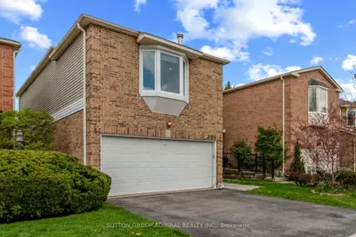 105 Carl Tennen Street, Vaughan, On L4j 7b9