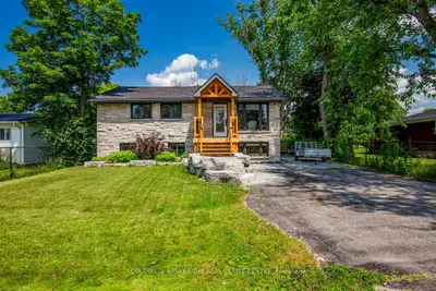 15 Blue Jay Boulevard, Georgina, On L0e 1n0