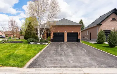 863 Shadrach Drive, Newmarket, On L3x 2h3