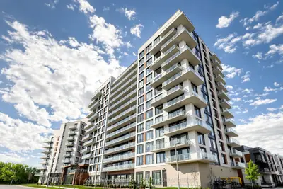 2 David Eyer Road 1127, Richmond Hill, On L4s 0n6