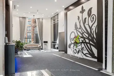 7608 Yonge Street 518, Vaughan, On L4j 1v9