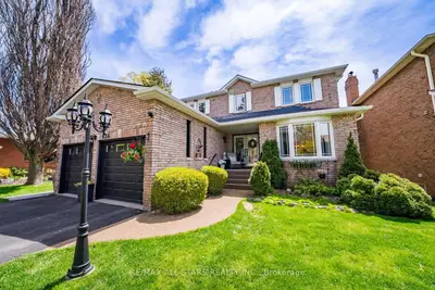 636 Rupert Avenue, Whitchurch-stouffville, On L4a 8b8