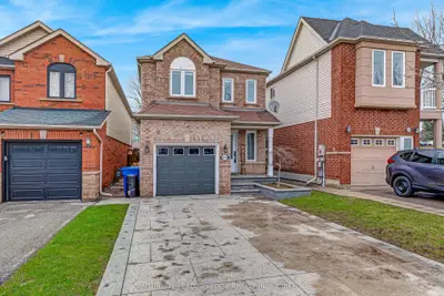 529 Pelletier Court, Newmarket, On L3x 2n7