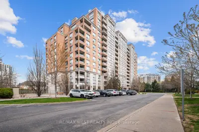 29 Northern Hts Drive 501, Richmond Hill, On L4b 4l8
