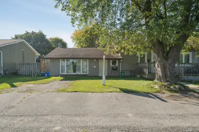 351 Winnifred Drive (east), Georgina, On L4p 3b6