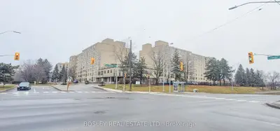 326 Major Mackenzie Drive E 822, Richmond Hill, On L4c 8t4