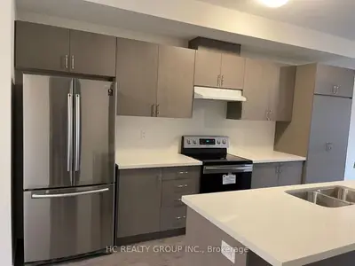 12 Terrace Bay Lane, Richmond Hill, On L4c 5s6