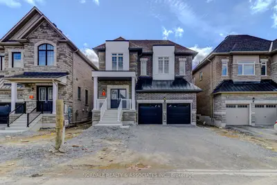 7 La Reine Avenue, Richmond Hill, On L4e 1n7