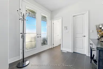 634 Sweetwater Crescent, Newmarket, On L3x 0h5