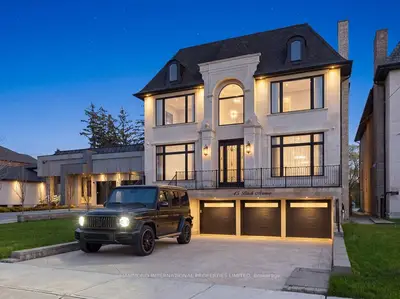 45 Birch Avenue, Richmond Hill, On L4c 6c4