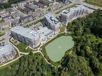 460 William Graham Drive 402, Aurora, On L4g 1x9