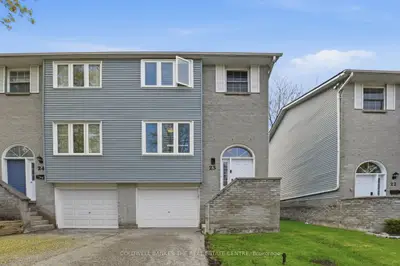23 Harmony Circle 23, Bradford West Gwillimbury, On L3z 2t8