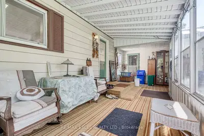 124 Moore's Beach Road, Georgina, On L0e 1n0