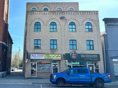 15207 Yonge Street 201, Aurora, On L4g 1l8