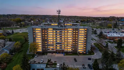 40 William Roe Boulevard 1010, Newmarket, On L3y 5n4