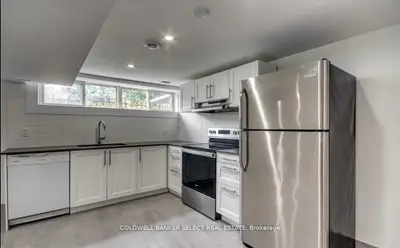 64 Walter Avenue Lower, Newmarket, On L3y 2t3