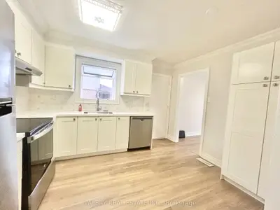 69 Maplegrove Avenue Main, Bradford West Gwillimbury, On L3z 1r9
