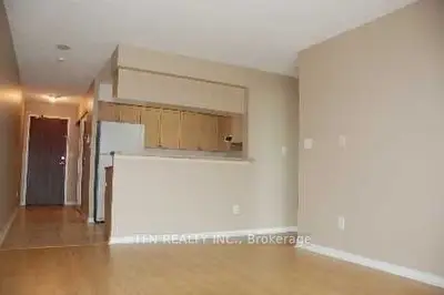 39 Oneida Crescent 1201, Richmond Hill, On L4b 4t9