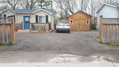 28 & 30 Thompson Drive, Georgina, On L0e 1l0