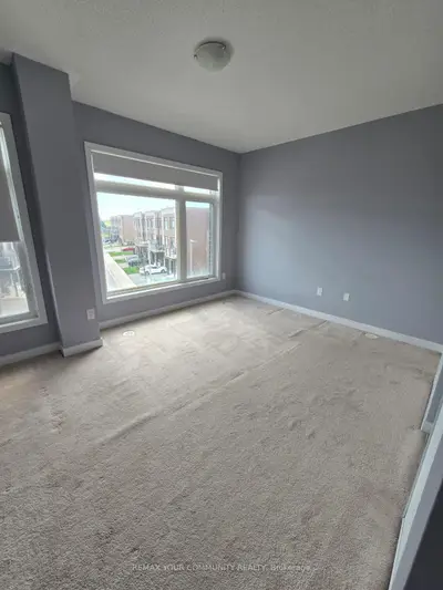 126 Dalhousie Street, Vaughan, On L4l 0l7