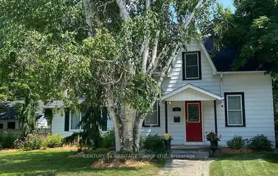 21 Victoria Street Unit 1, East Gwillimbury, On L0g 1m0