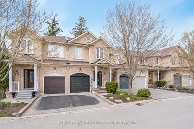 272 Tom Taylor Crescent, Newmarket, On L3x 3e8