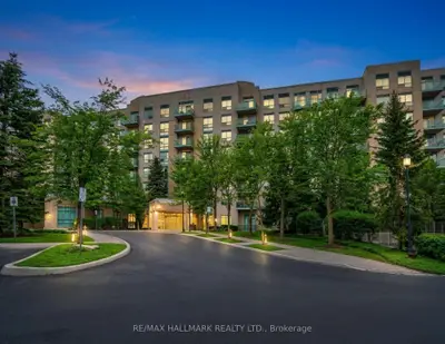 3 Ellesmere Street 106, Richmond Hill, On L4b 4n2
