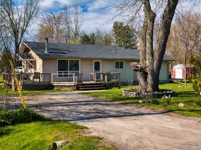 44 Sixth Street, Georgina, On L0e 1e0