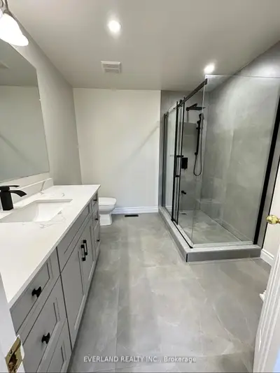 7 Bassett Avenue, Richmond Hill, On L4b 4m8