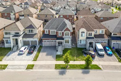 57 Walter English Drive, East Gwillimbury, On L9n 0r8